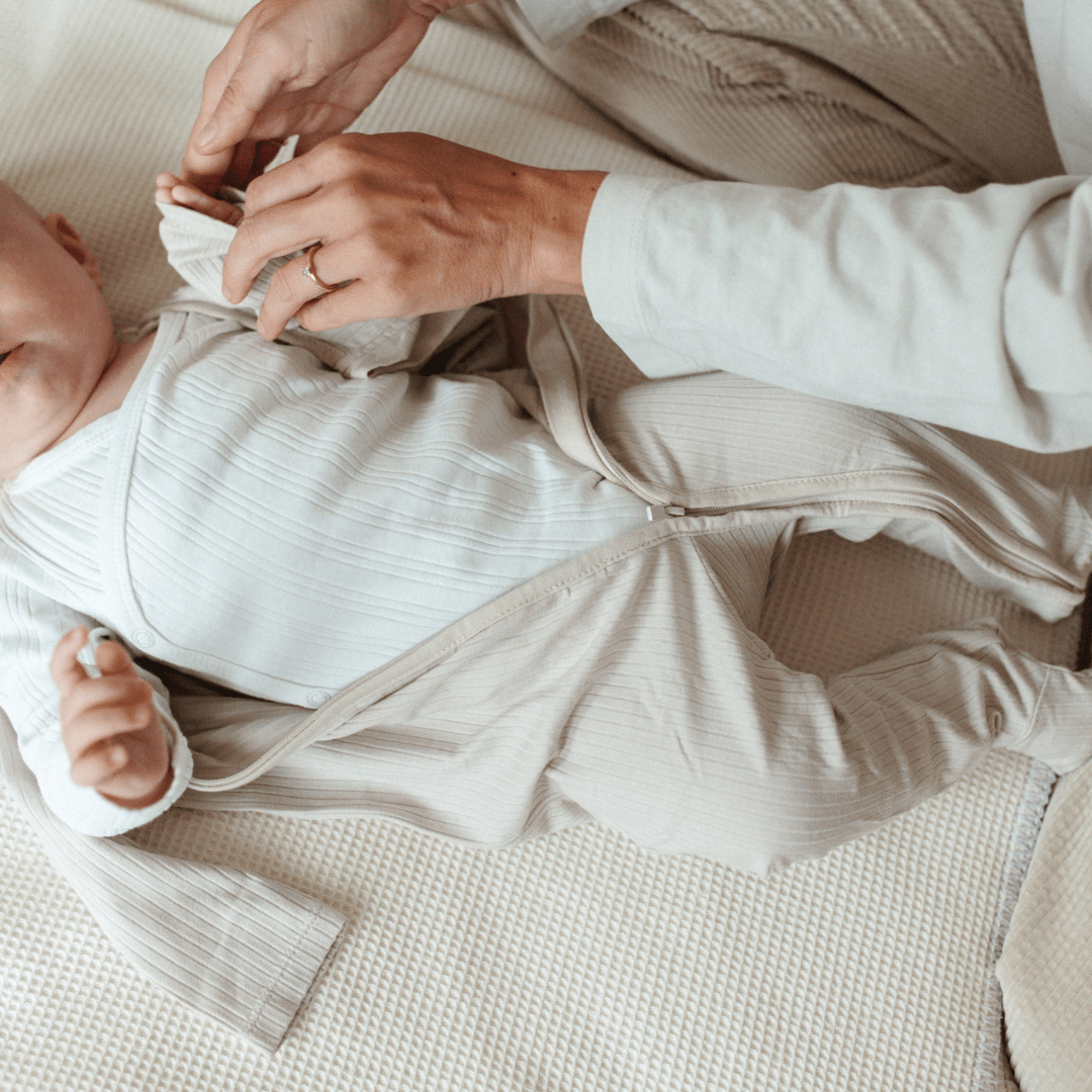 Pyjama met voetjes | Essential Beige