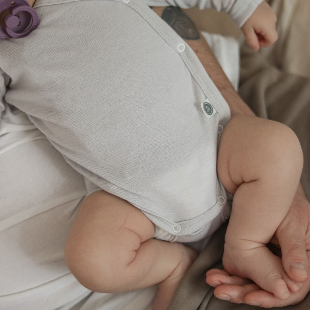 Wol/zijde wikkelromper met lange mouwen | Essential Grijs